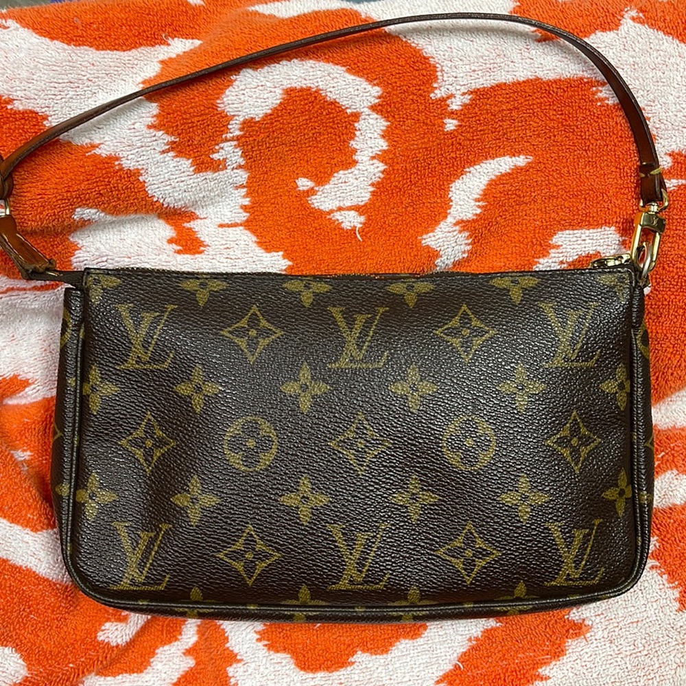 Louis Vuitton Pouchette Accessoires monogram